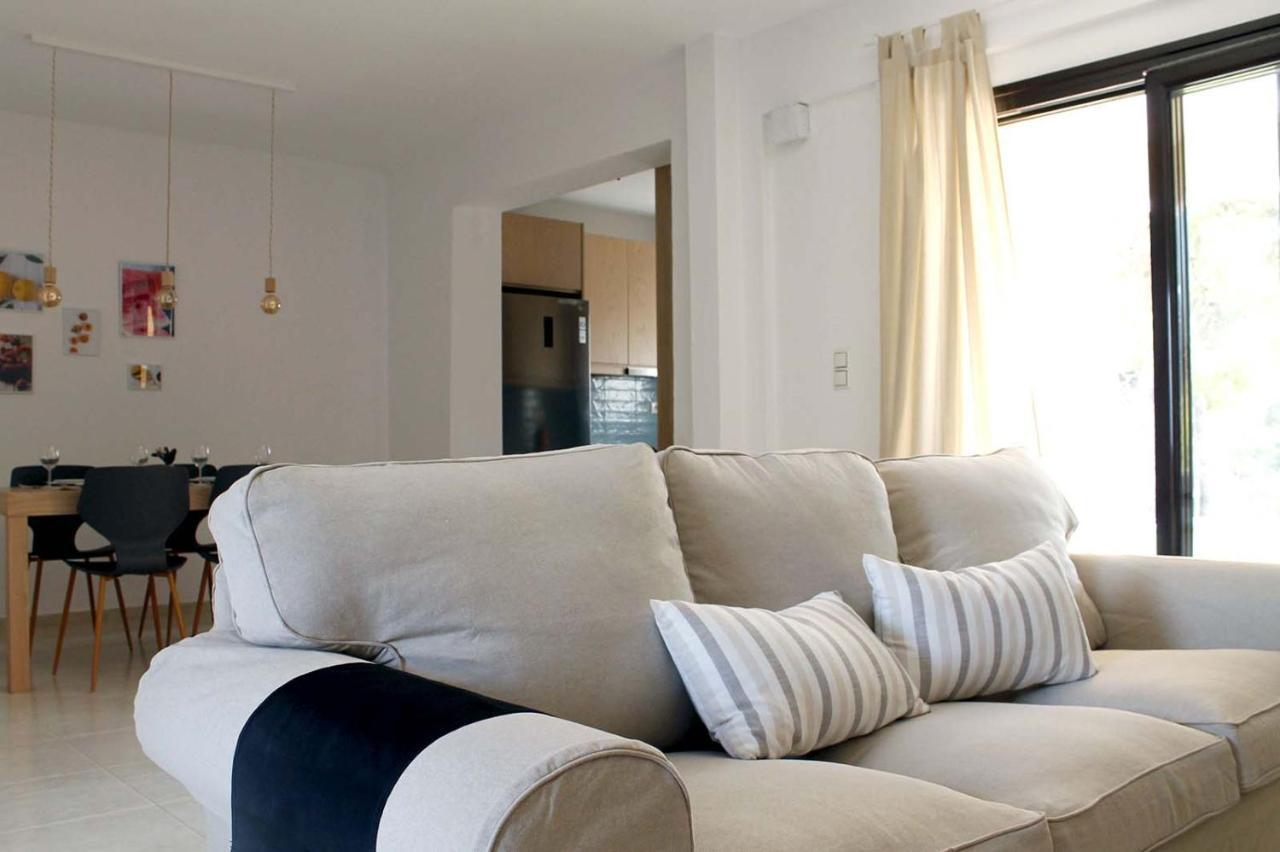 4 Bedroom Villa With Pool And Garden Неа-Фокеа Экстерьер фото