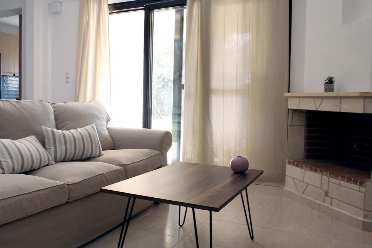 4 Bedroom Villa With Pool And Garden Неа-Фокеа Экстерьер фото
