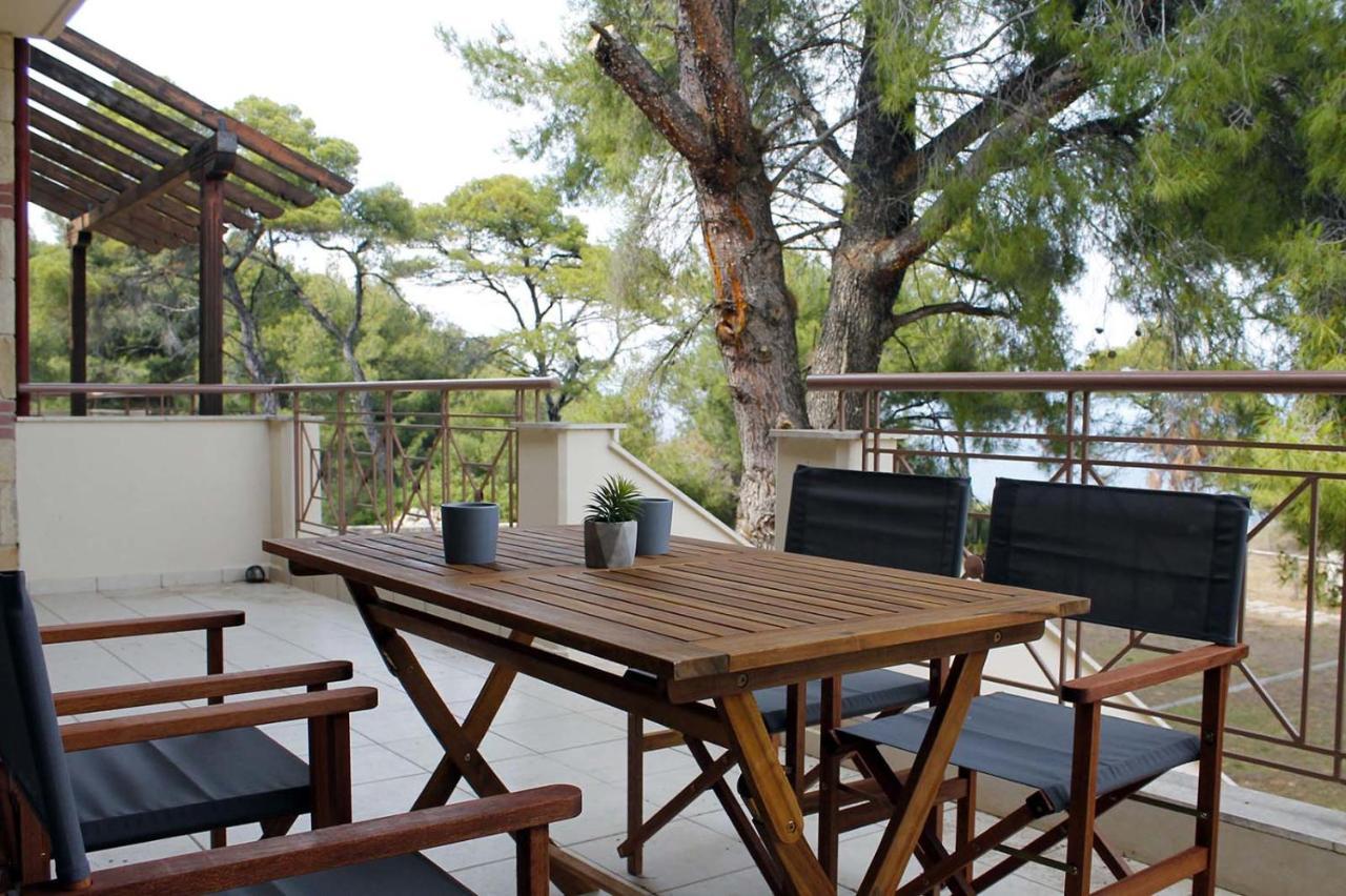 4 Bedroom Villa With Pool And Garden Неа-Фокеа Экстерьер фото